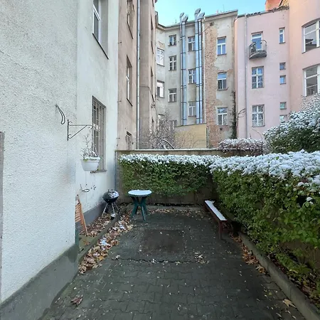Cozy Garden In The Heart Of プラハ